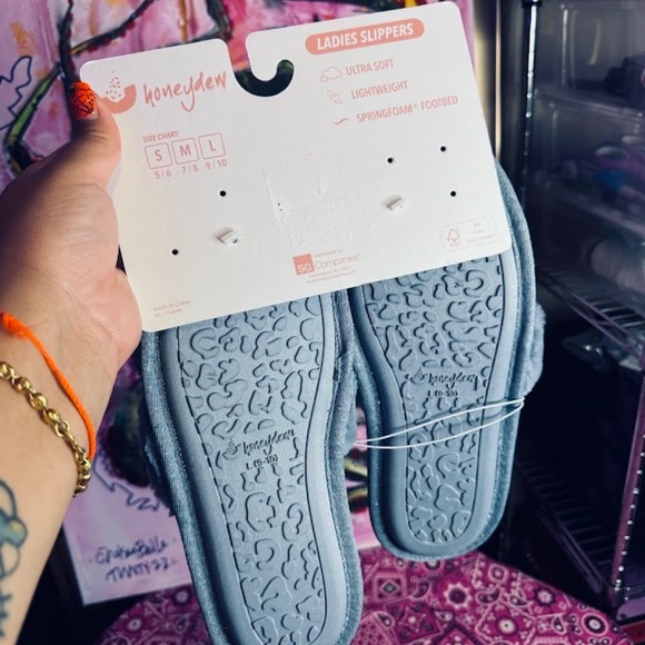 SOLD-Honeydew Intimate H Band Plush Slippers-Large - Picture 2 of 2